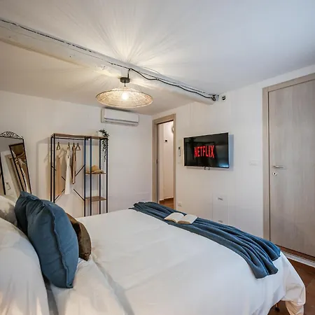 Centro Storico Air Conditioning, Private Terrace, Wifi Apartment