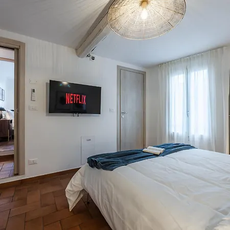 Centro Storico Air Conditioning, Private Terrace, Wifi Apartment *